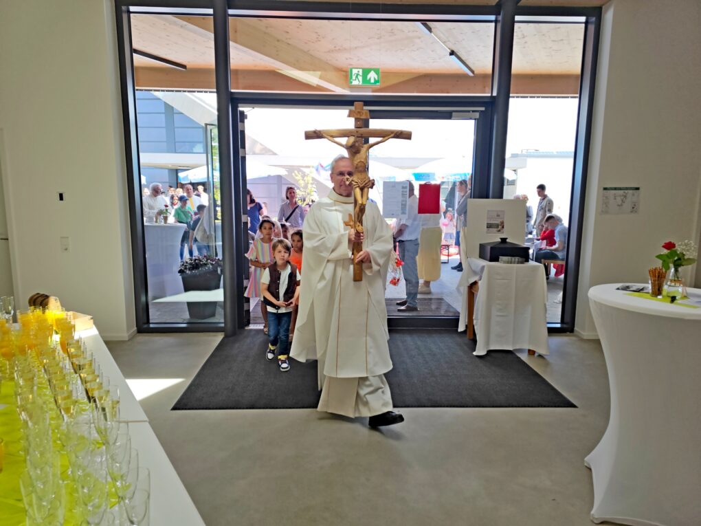 Gemeinde feiert Einweihung des neuen Gemeindehauses St. Andreas (mit Fotoreport)