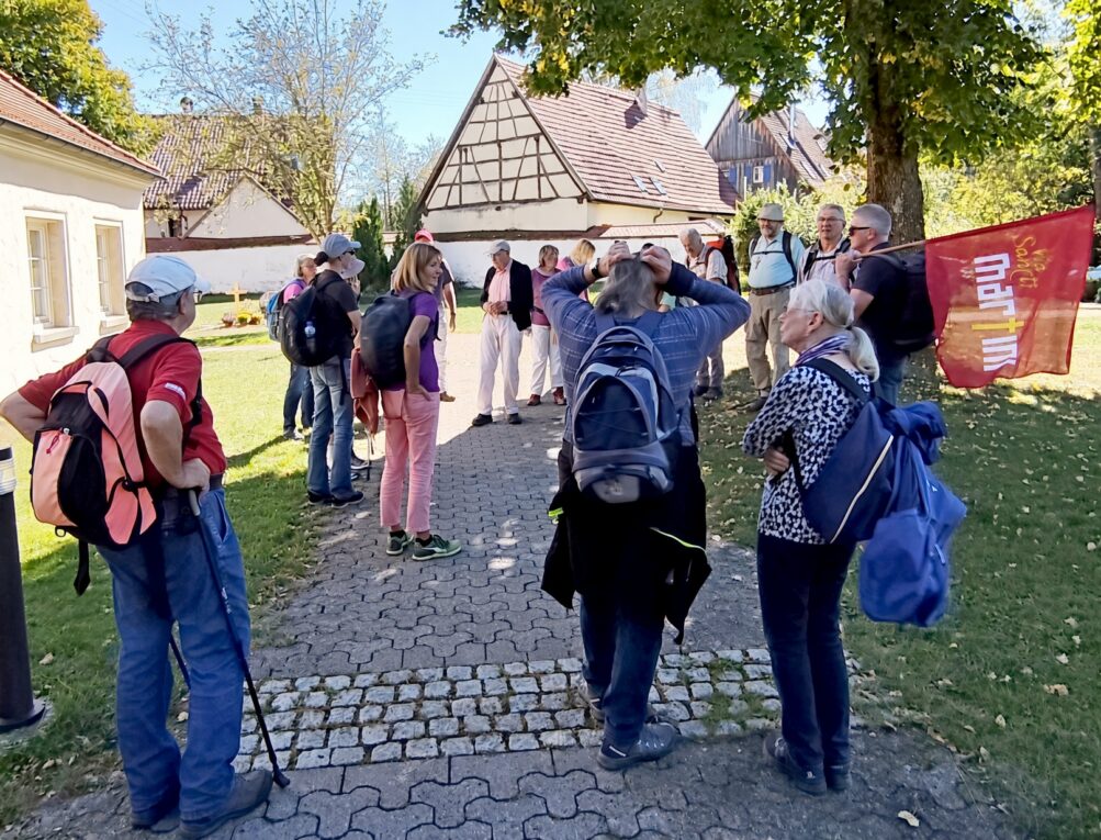 Auf den Spuren des heiligen Martin: 21 Pilgerinnen und Pilger von Großengstingen nach Gomadingen