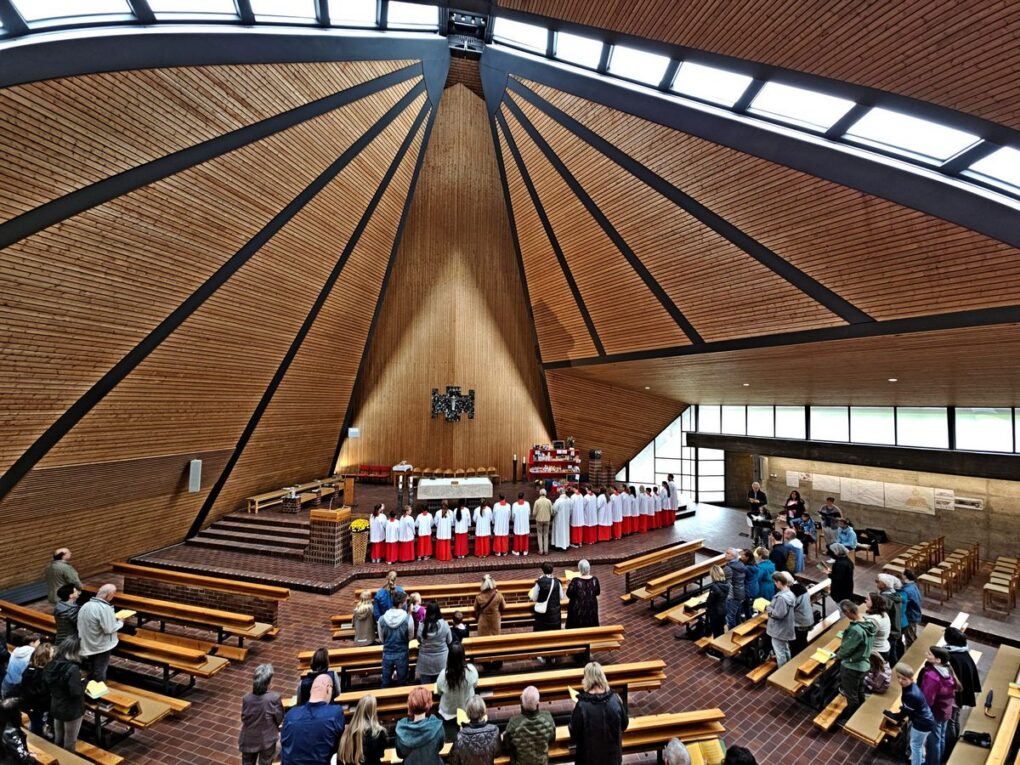 Familien erleben Glauben – Den Kirchenraum entdecken!